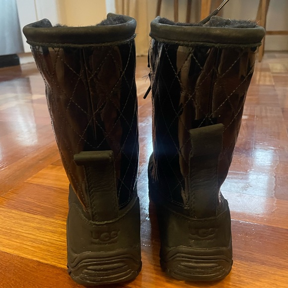 UGG waterproof snow boots (fit size 7!) - VIBRAM SOLE - Picture 6 of 9